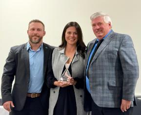 Mayor Gilroy presents Community Spirit, Service Award to Dave, Kirsten Hirtle